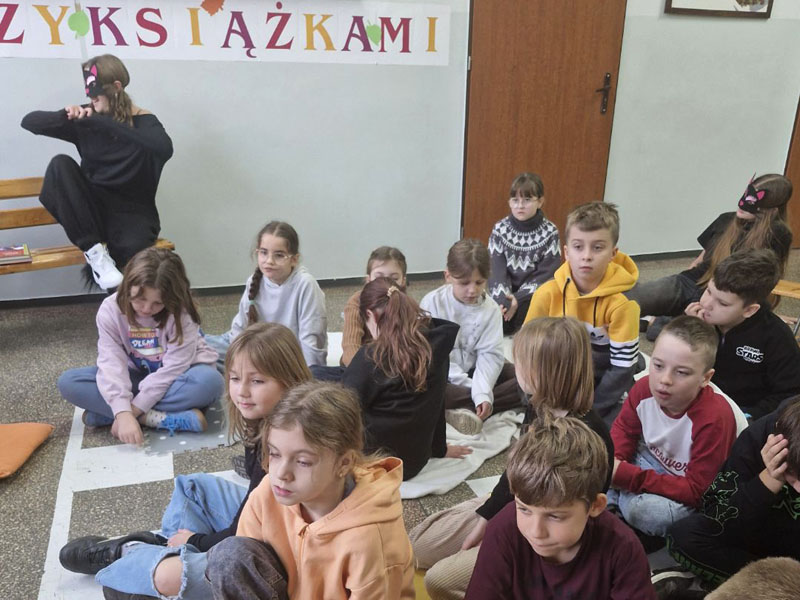 Kocia szajka na Zielonym Wzgórzu