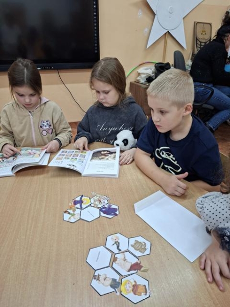 DASZ RADĘ, CUKIERKU!  Czyli co tam miauczy w kocim świecie….